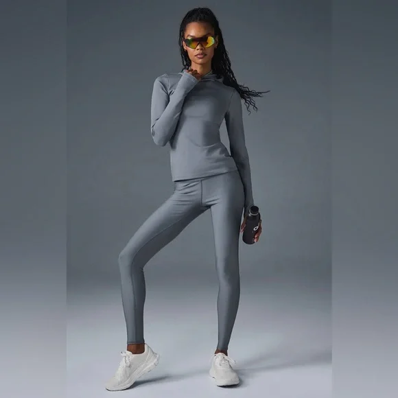 ALO YOGA | ✨NEW✨ Warm Airlift Hooded Runner in Steel Grey - Picture 1 of 4